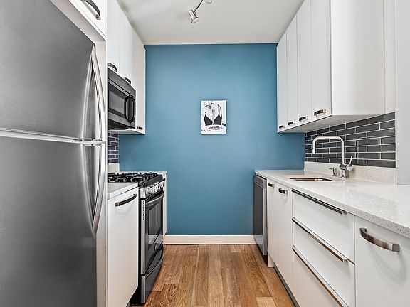 4th image of 8 Vanderbilt Ave APT 7A