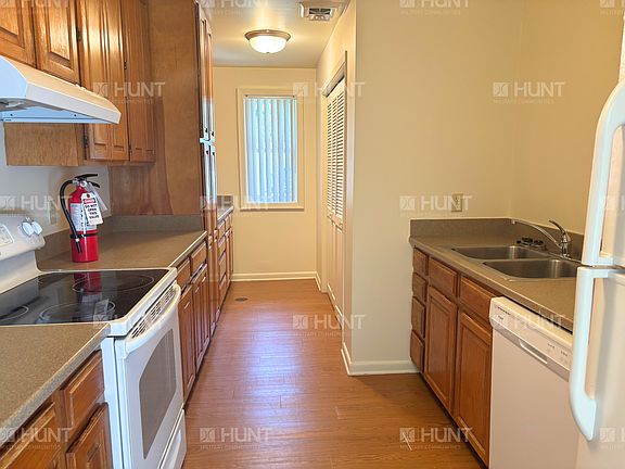 5th image of 4 Washington Dr