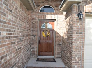 8831 Fenwood St, San Antonio, TX 78250