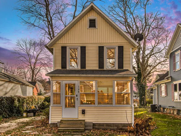 109 W Maple St, Vicksburg, MI 49097