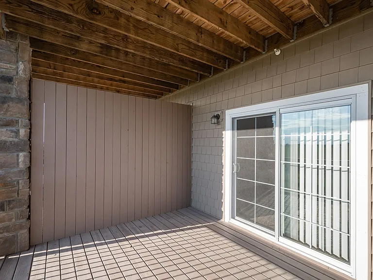 1680 Lincoln Dr — Photo 17