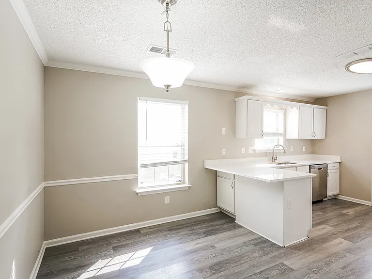 3944 Rock Creek Dr — Photo 5