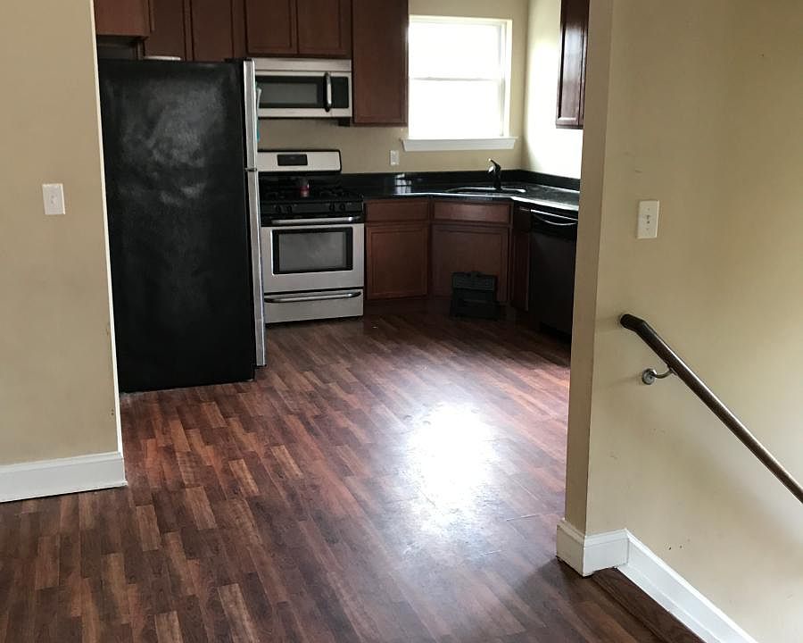 2nd image of 11 Bove Ln