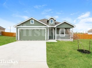 231 Agave Cir, Jourdanton, TX 78026
