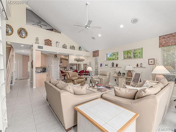 3rd image of 1534 SW Seagull Way