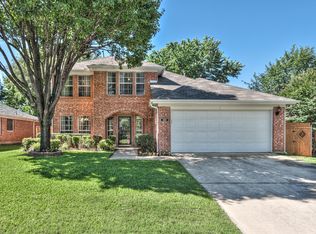 330 Stately Oak Ln, Lake Dallas, TX 75065