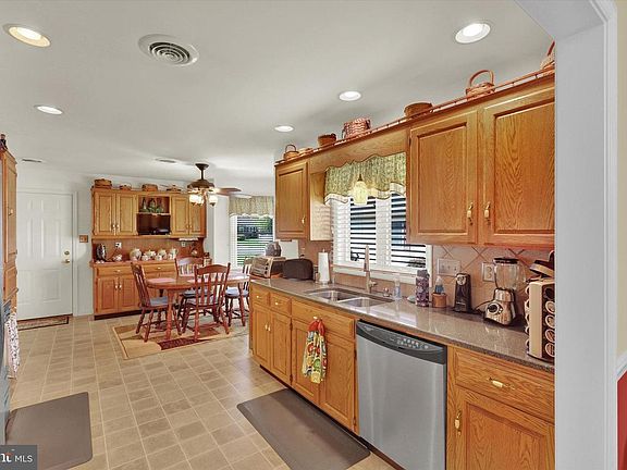 4th image of 261 Sunbrook Dr #146