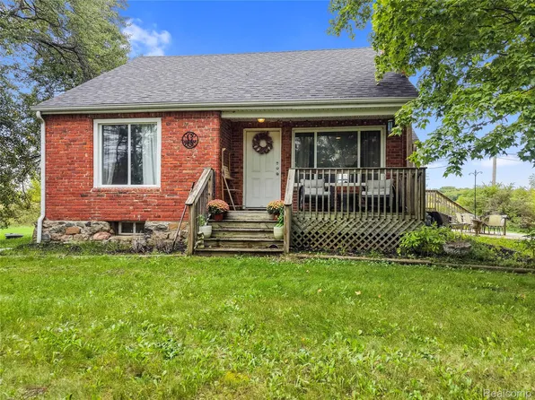 8330 Baldwin Rd, Gaines, MI 48436