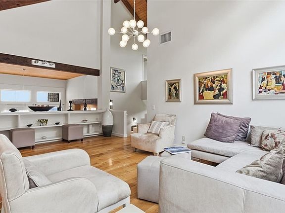 3rd image of 9856 Portola Dr