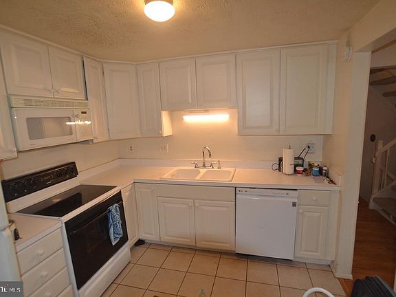 4th image of 345 James St