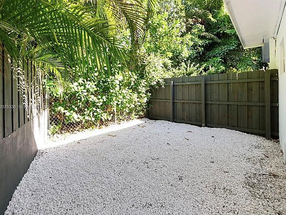 4th image of 3124 SW 1st Ave #3126B