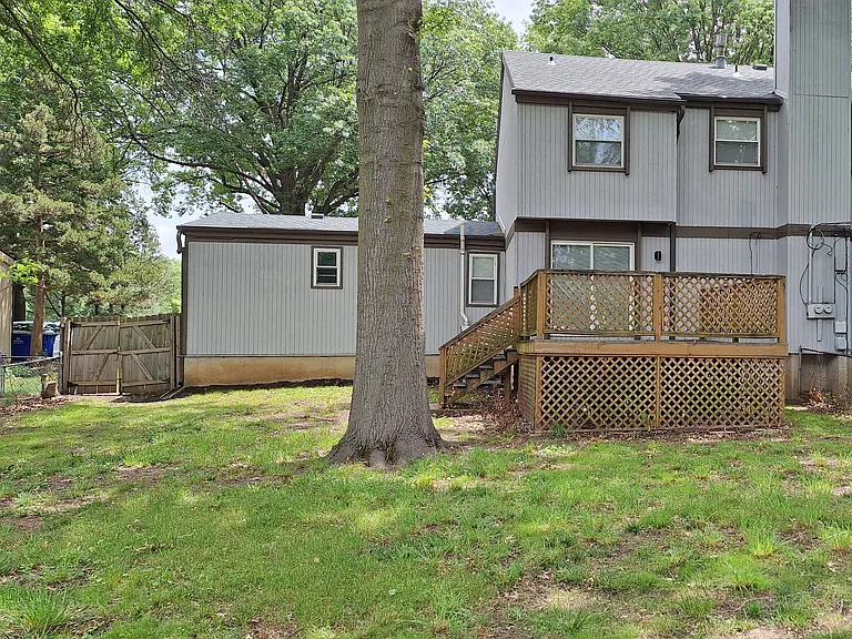 7120 Bond St — Photo 2