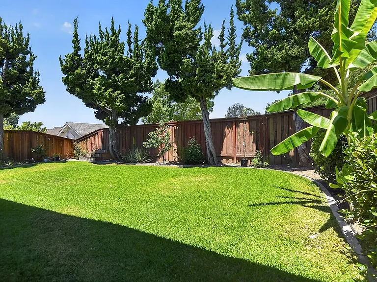 2173 Arbor Cir — Photo 15