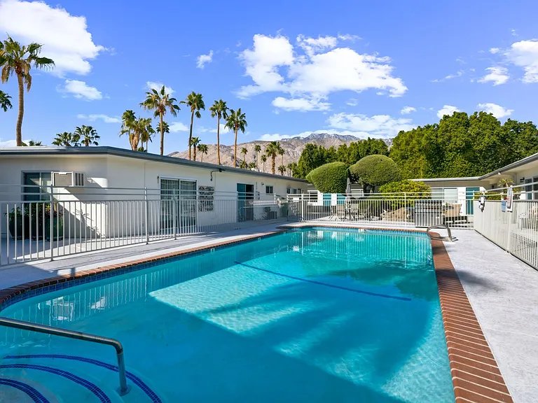 588 E. Mel Avenue - Hermosa Palms — Photo 10