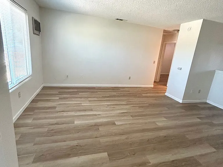 73615 Sun Valley Dr — Photo 3