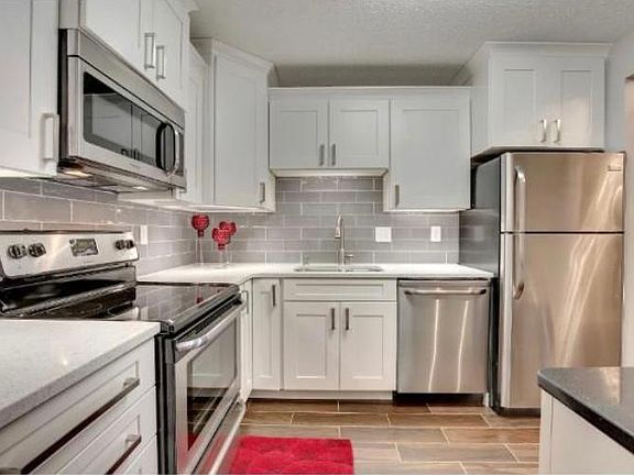 3rd image of 78 10th St E Unit 2403