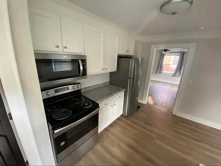 327 S Greensburg St — Photo 3