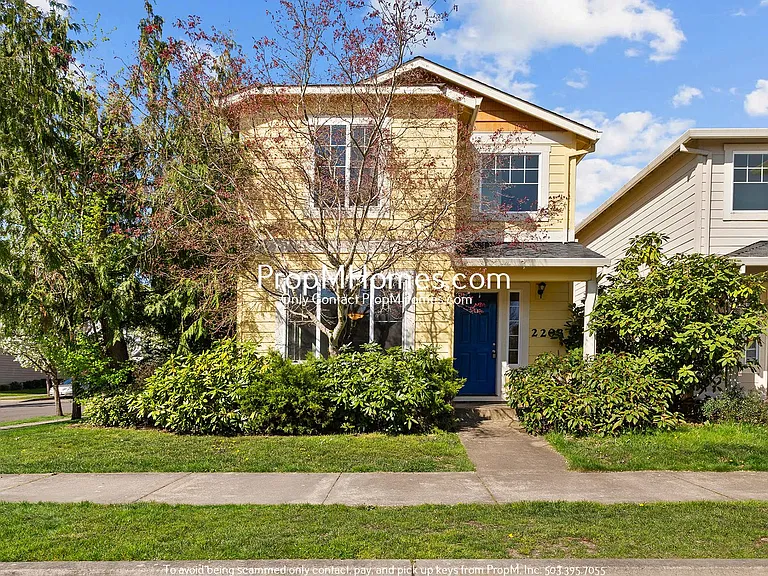 2203 Sam Parrett Dr — Photo 2