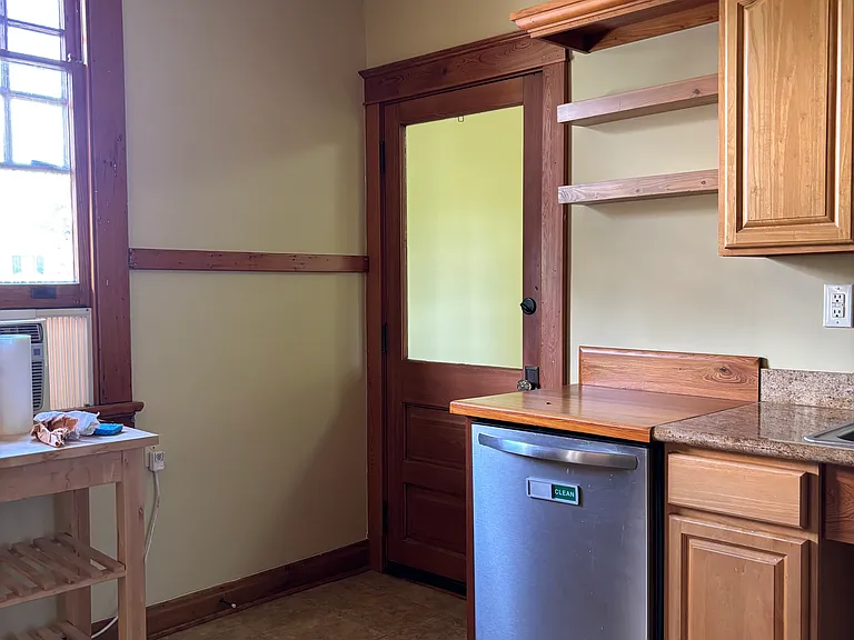 2225 Dante St — Photo 10