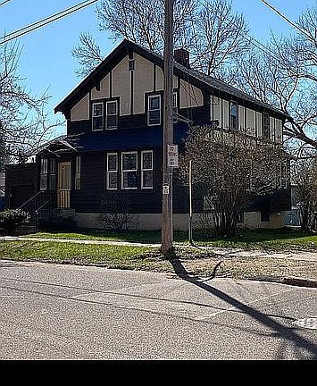 2nd image of 205 Hibbert St