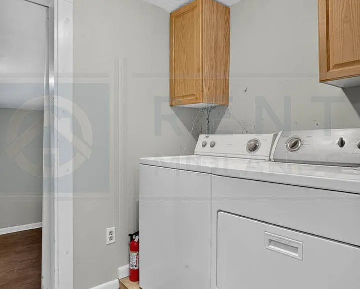 521 Georgia St — Photo 9