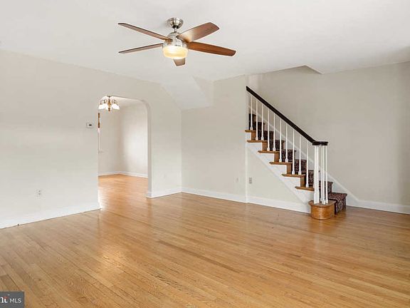 5th image of 1703 Elm St