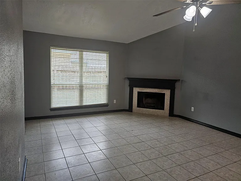 19738 Swan Valley Dr — Photo 8