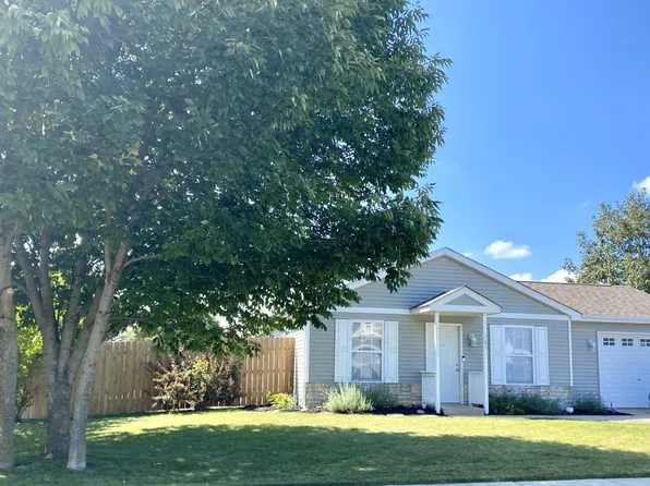 703 Charlie Dr, Westville, IN 46391
