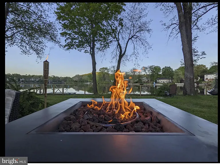 191 Lakeshore Dr — Photo 30