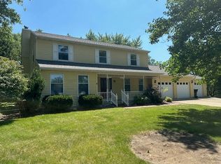 2208 Ladue Ln, Bloomington, IL 61705