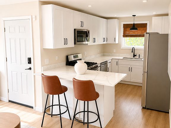 2nd image of 110 Ledge St #1