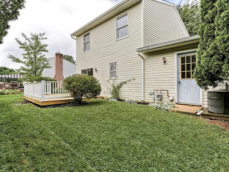 32 Forest Cir — Photo 13