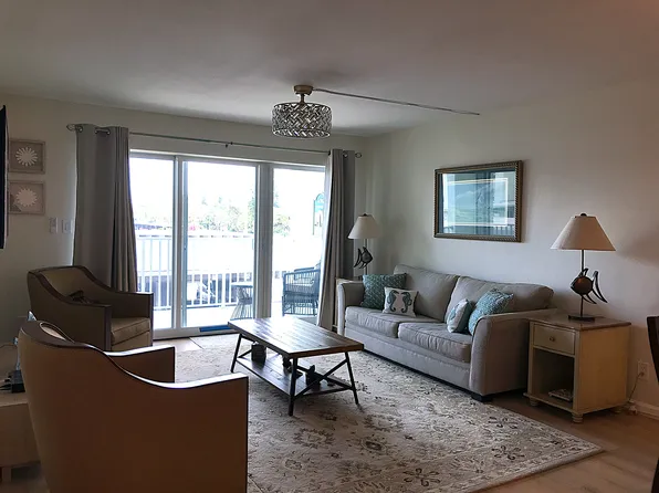 420 64th Ave, Saint Petersburg, FL 33706