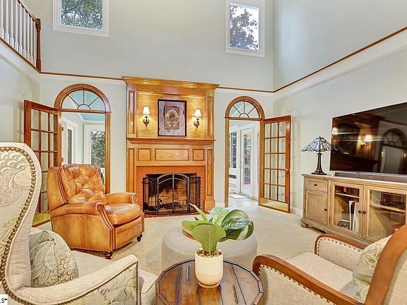 5th image of 320 Viburnum Ct
