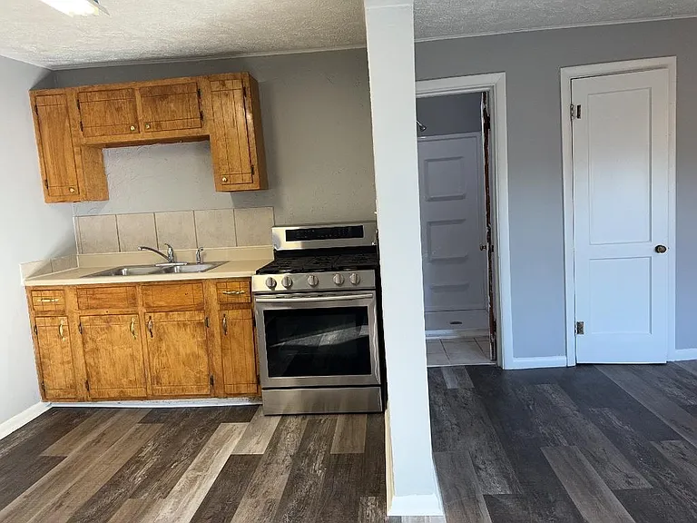 511 E Cherry St #8 — Photo 8