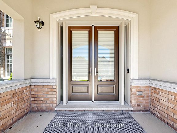 2nd image of 18 Rossini Dr