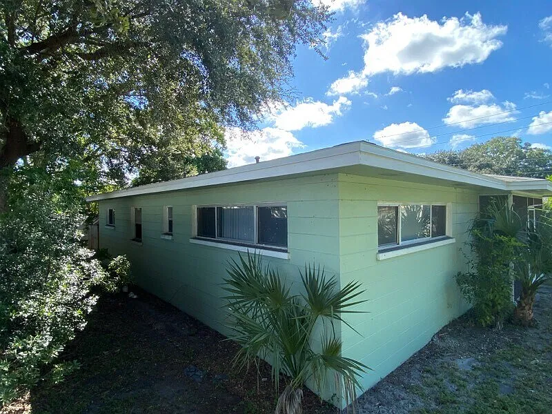 4 bed, 2000 sqft, $2,200 — Photo 2