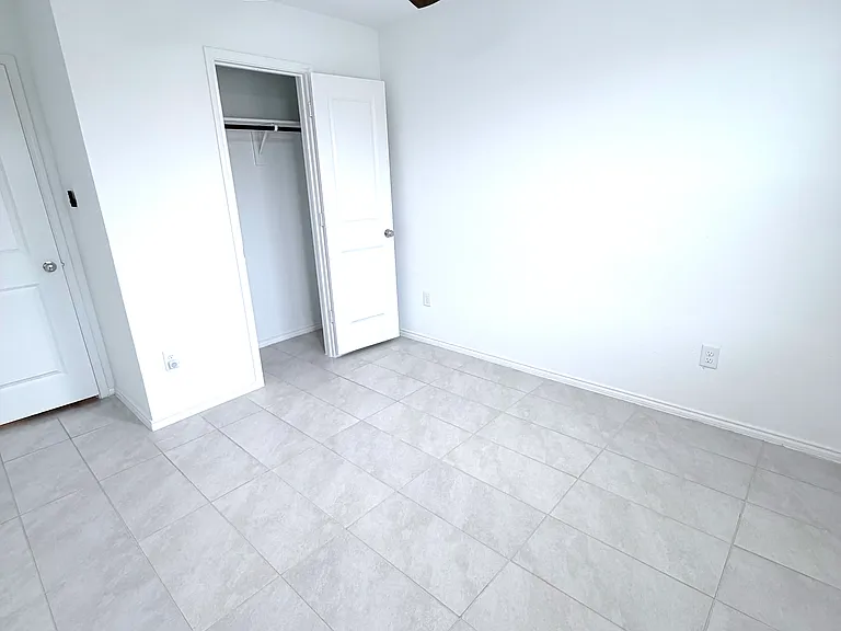 14045 Ilderton St — Photo 28