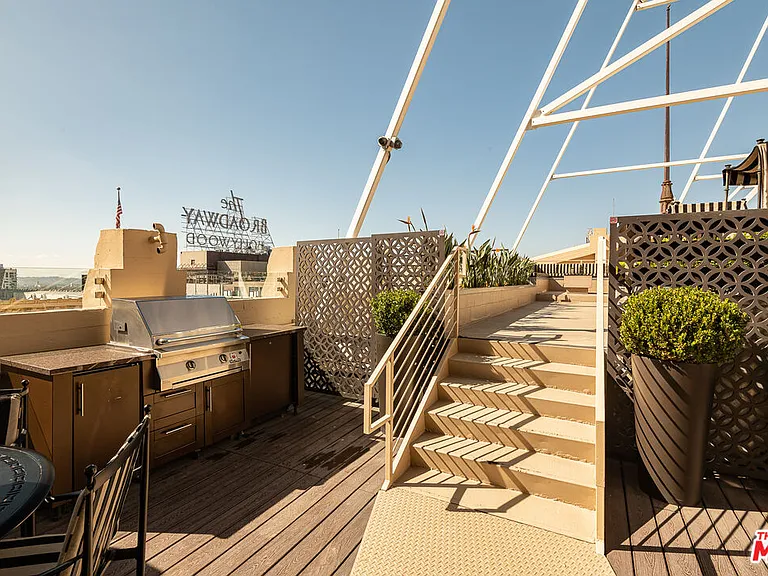 6253 Hollywood Blvd #1201 — Photo 37
