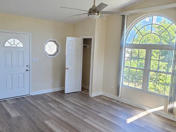 324 N Topsail Dr, Surf City, NC 28445