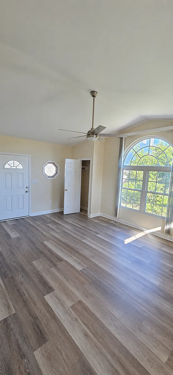 Building Photo - 324 N Topsail Dr