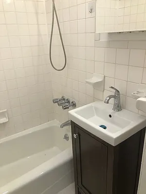 Rented by Alexander Bilu, LREB | media 12