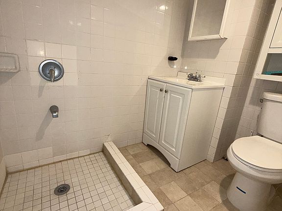5th image of 9348 207th St #1B