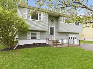8217 Lucchesi Dr, Clay, NY 13041