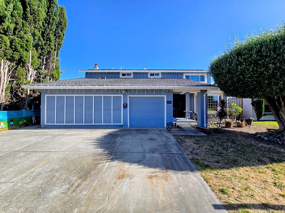 1st image of 406 Avenida Abetos