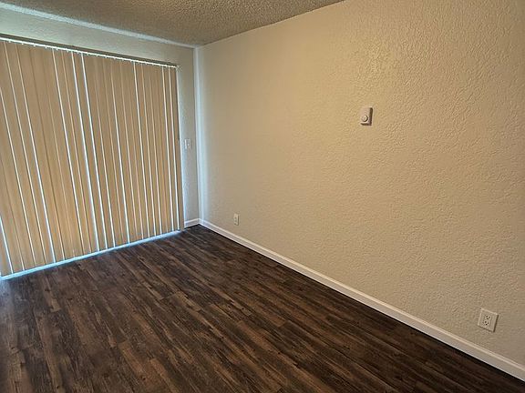 4th image of 130 Stanford Dr APT B