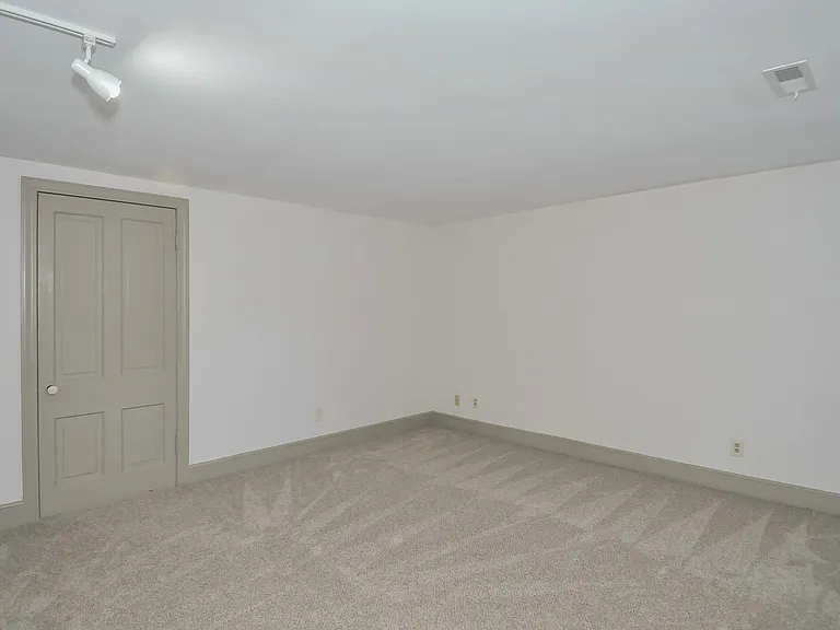 1200 E Broadway #1B — Photo 11