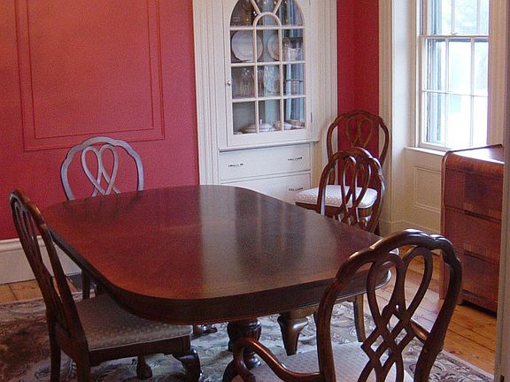 Dining Room w/built in china cabinet