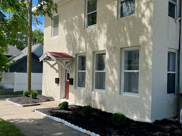 613 Jones St #1, Saint Joseph, MI 49085