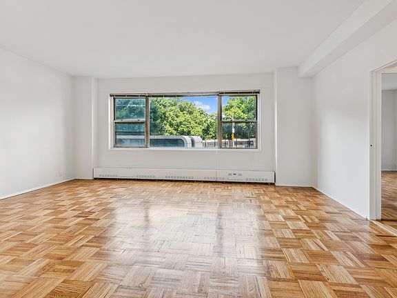 5th image of 1 Fordham Hill Oval APT 1E